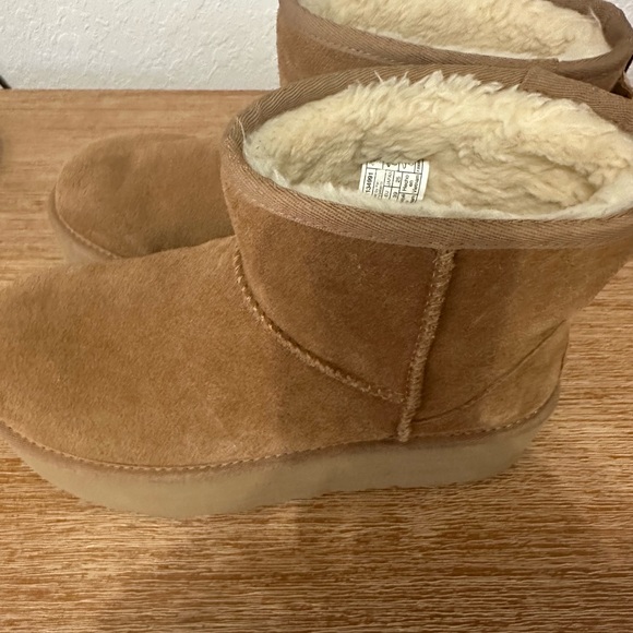 Classic MINI PLATFORM UGGS - Picture 5 of 7